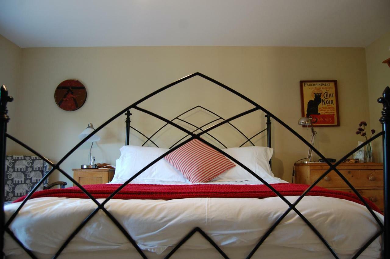 Home Barn Bed And Breakfast 约维尔 外观 照片