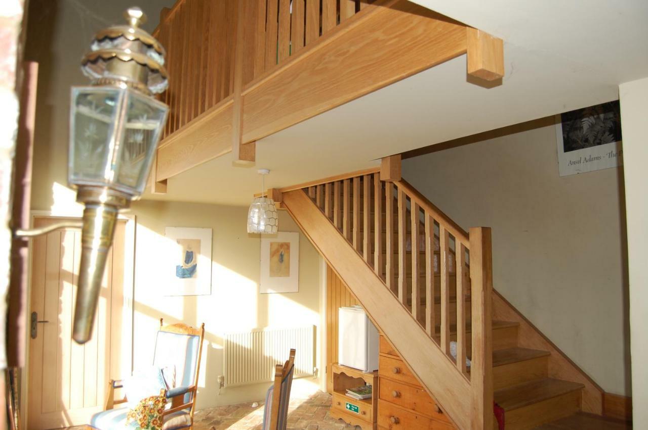 Home Barn Bed And Breakfast 约维尔 外观 照片