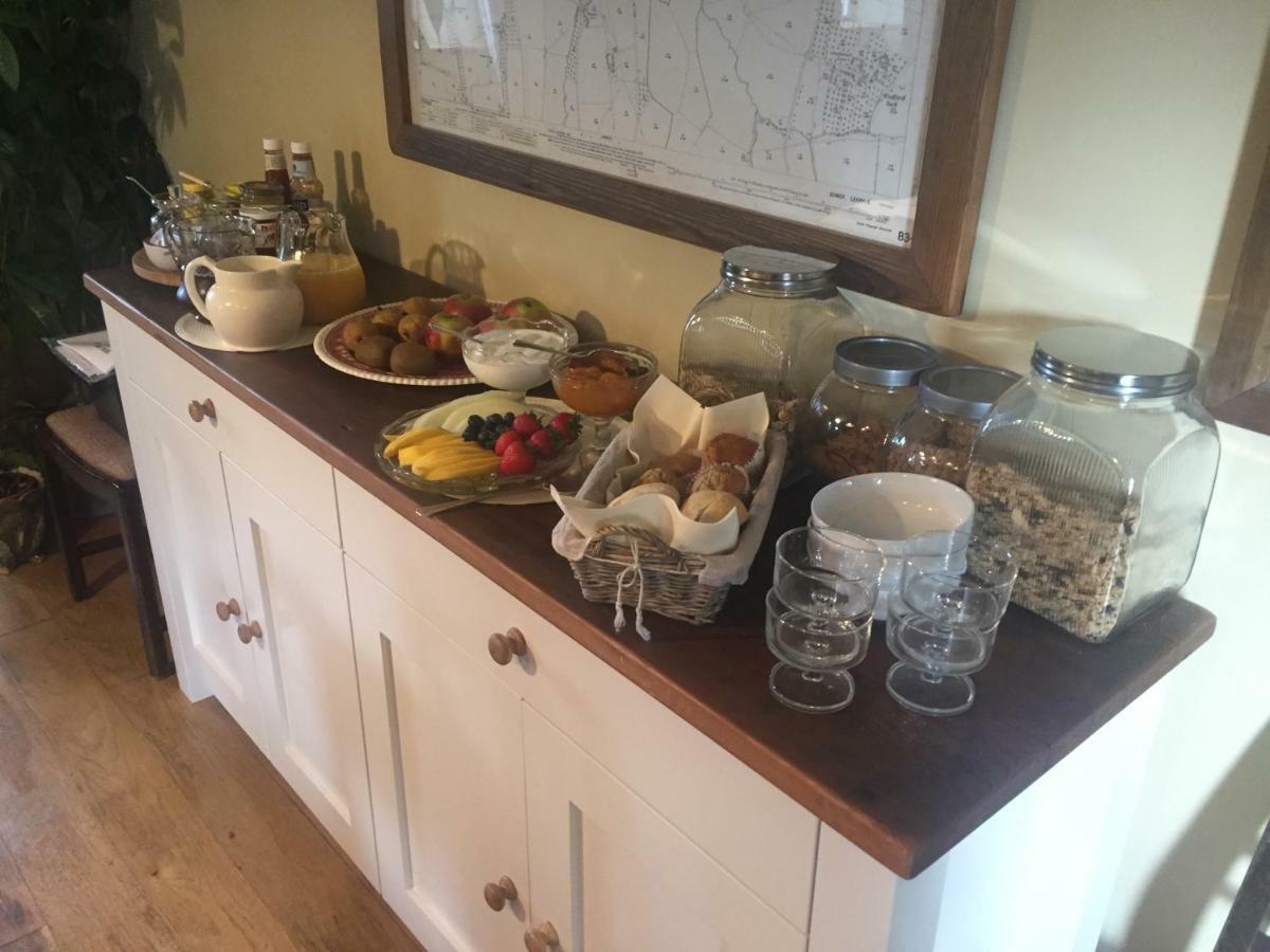 Home Barn Bed And Breakfast 约维尔 外观 照片