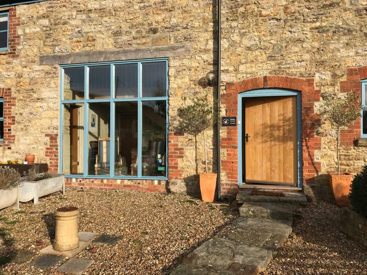 Home Barn Bed And Breakfast 约维尔 外观 照片