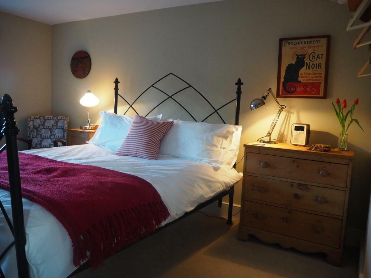 Home Barn Bed And Breakfast 约维尔 外观 照片