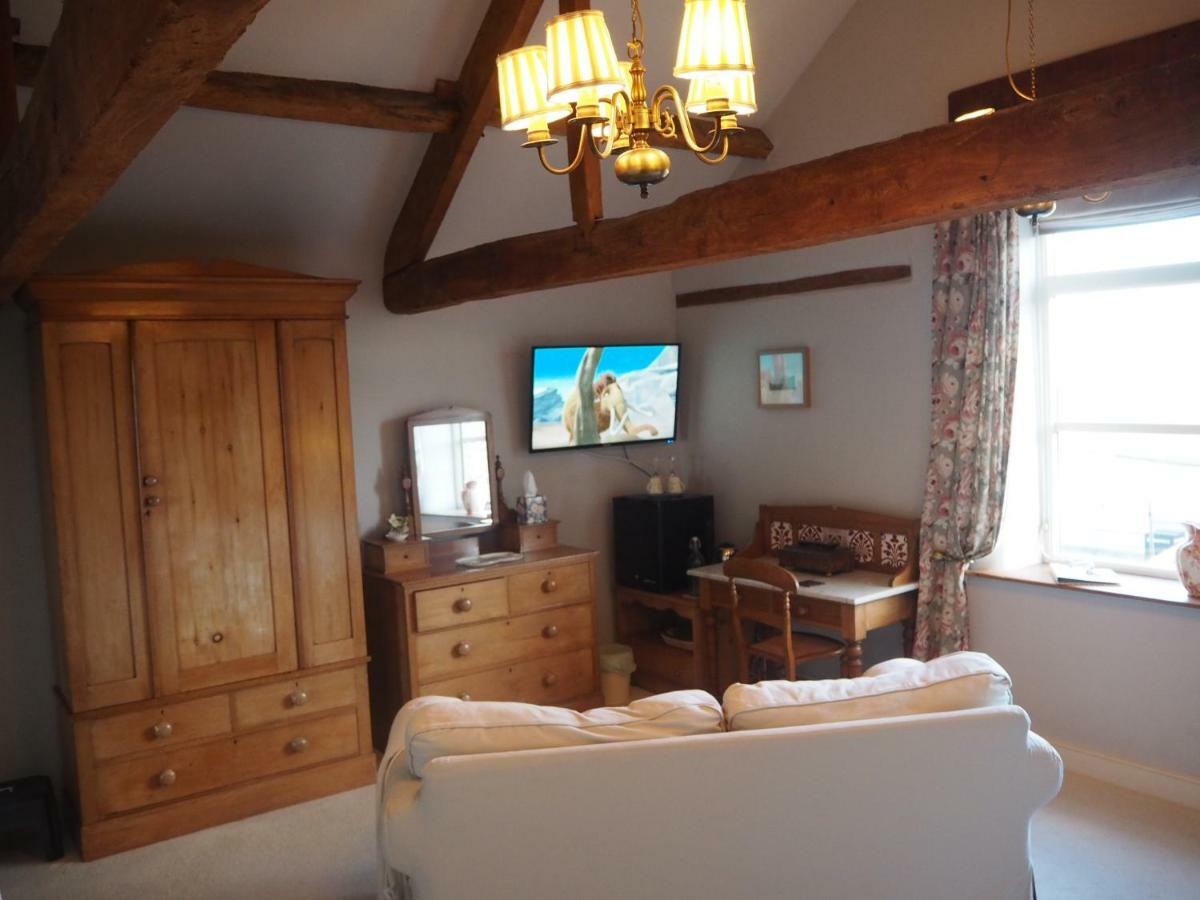 Home Barn Bed And Breakfast 约维尔 外观 照片